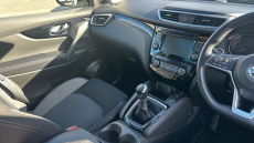 Nissan Qashqai 1.3 DiG-T N-Connecta 5dr [Glass Roof Pack] Petrol Hatchback